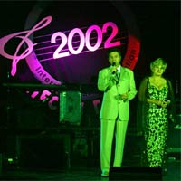   2002  